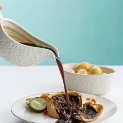 Mason Cash In The Forest Gravy Boat - 400ml -Stanley Shop Mason Cash In The Forest Gravy Boat 400ml Lifestyle 2 2000px