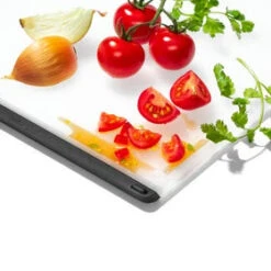 OXO Good Grips Prep Cutting Board 12 OXO Good Grips Prep Cutting Board -Stanley Shop OXO Good Grips Prep Cutting Board 27X19X1cm 7 2000px