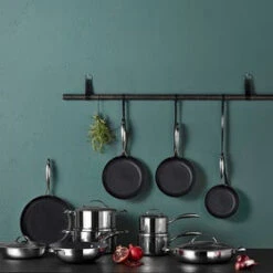 Scanpan HaptIQ Frypan -Stanley Shop Scanpan HaptIQ Lifestyle 2 2000px