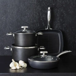 Scanpan Pro IQ Dutch Oven 6L 8 Scanpan Pro IQ Dutch Oven 6L -Stanley Shop Scanpan Pro IQ LIfestyle 2 750px