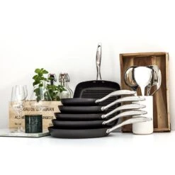 Scanpan Pro IQ Frypan -Stanley Shop Scanpan Pro IQ LIfestyle 6 750px